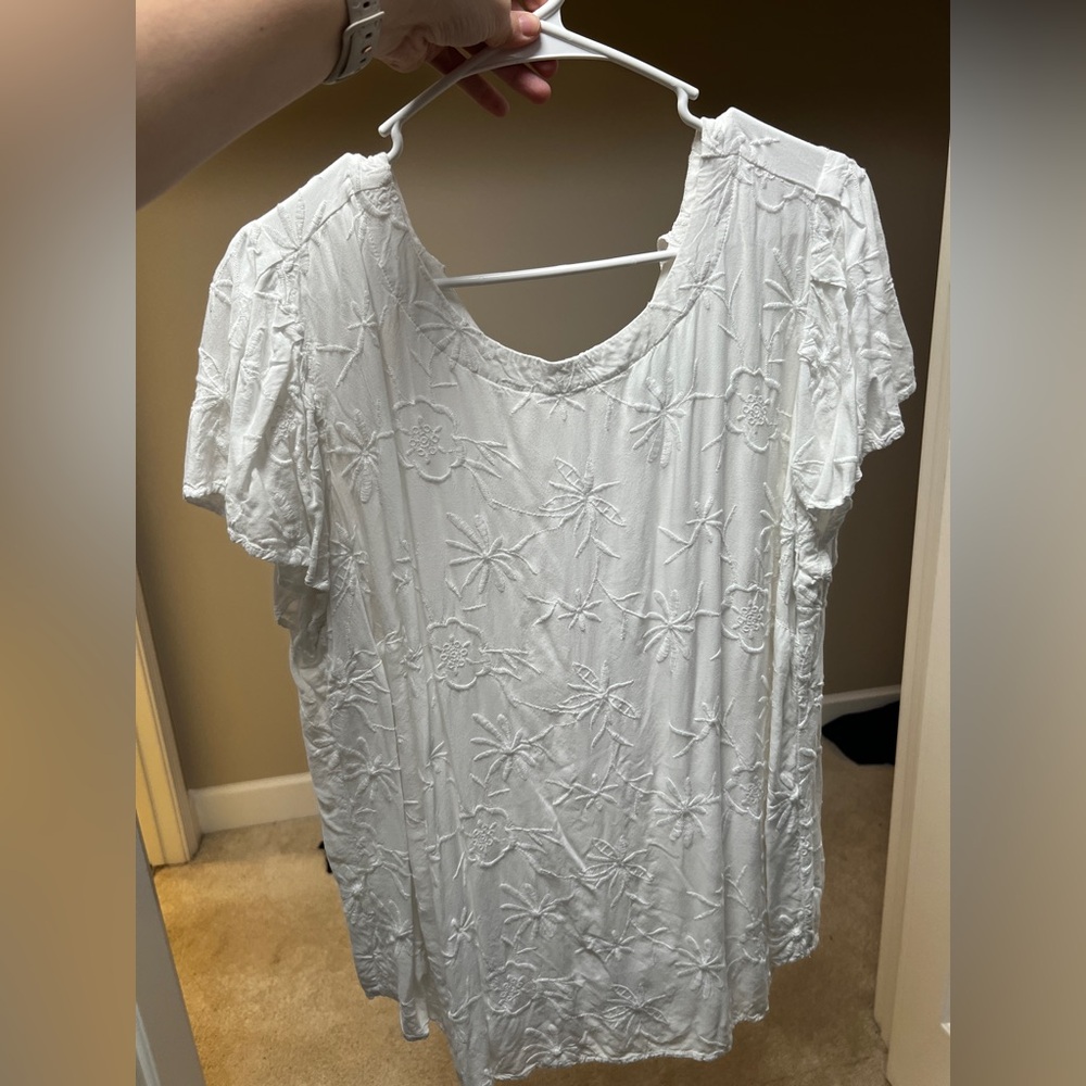 Loft plus size 20 Elegant White Floral Embroidered Women's Top